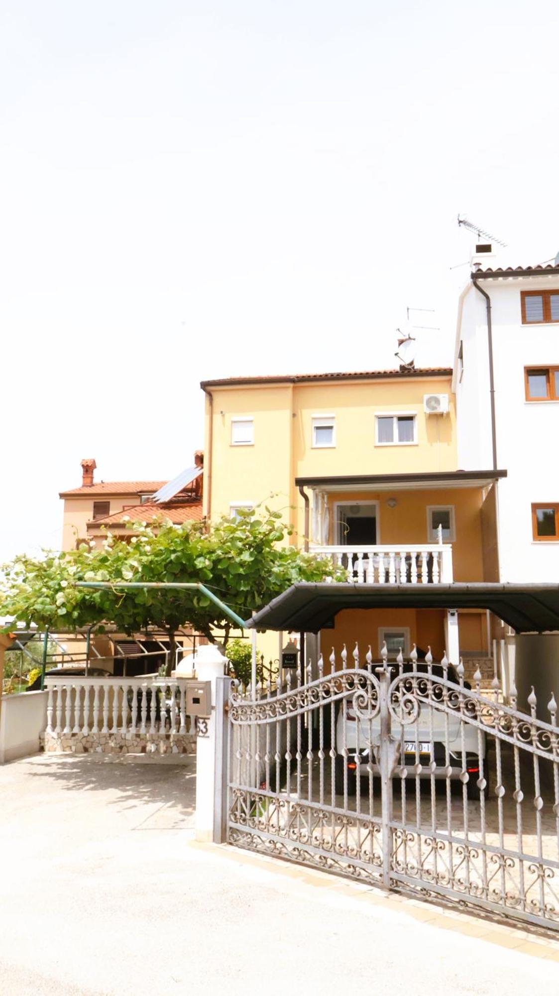 Apartment Zdravko Štinjan Eksteriør bilde