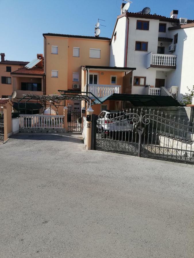 Apartment Zdravko Štinjan Eksteriør bilde