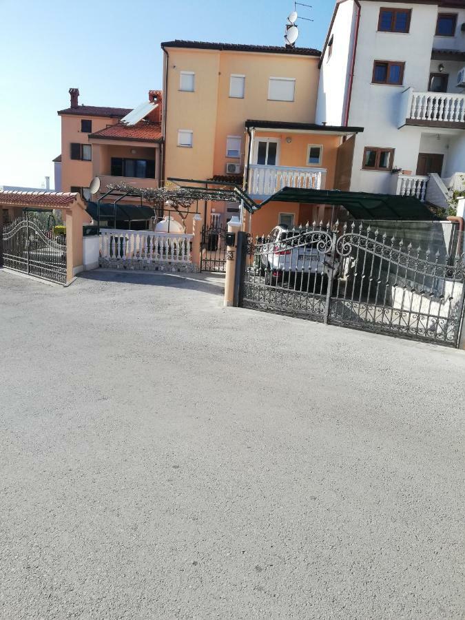Apartment Zdravko Štinjan Eksteriør bilde